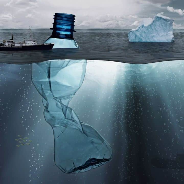 のインスタグラム：「269,000 tons of plastic is floating on the ocean's surface. And compared to what's below, that's only the tip of the iceberg. Join Boxed Water in support of a #BetterPlanet.  #BoxedWater #BoxedWaterIsBetter #EarthDay #EarthDay2019 #EarthDayEveryDay #EarthMonth #SaveThePlanet #LoveOurPlanet」