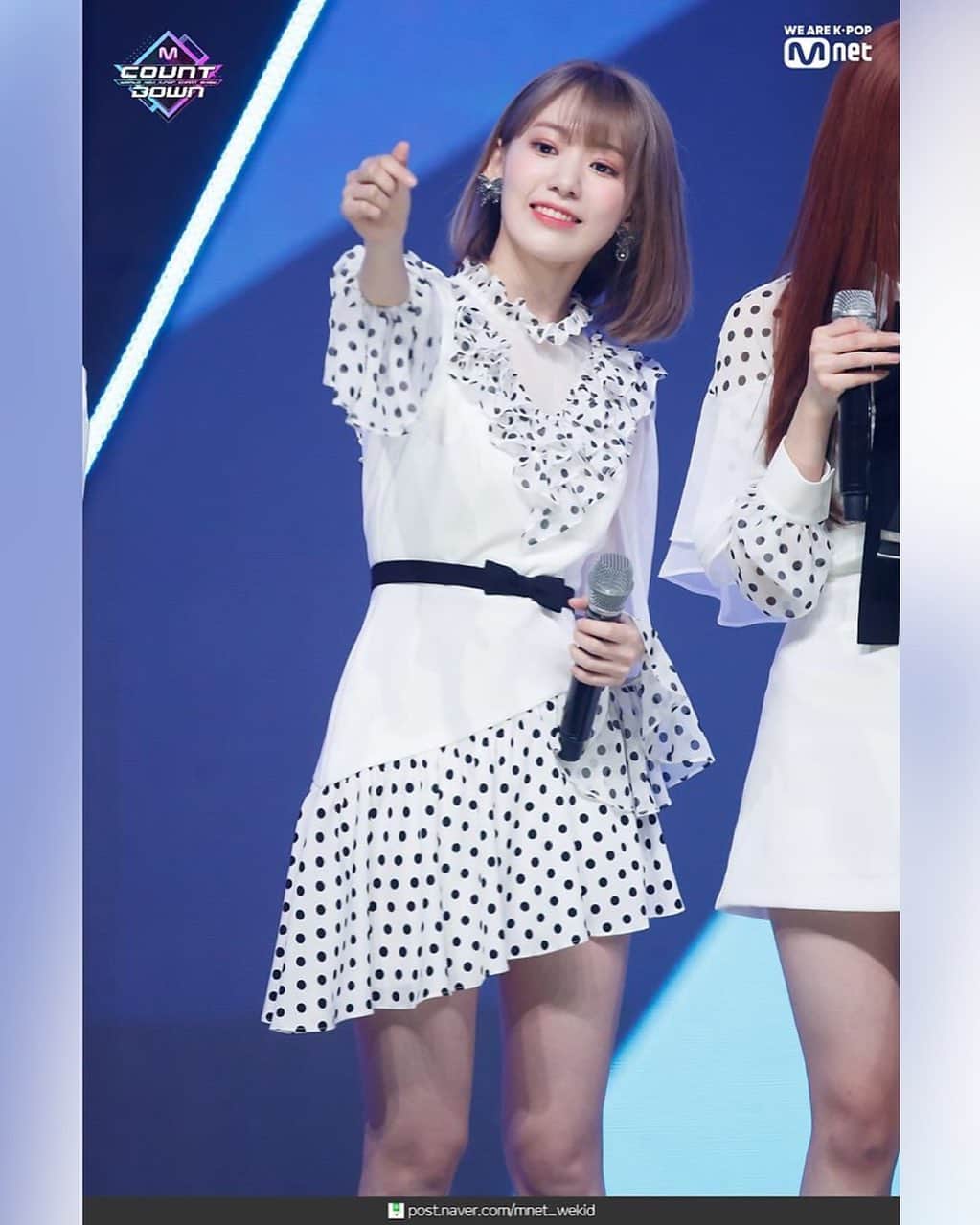 のインスタグラム：「… #hkt48 #IZONE #아이즈원 #アイズワン  #sakura #宮脇咲良 #미야와키사쿠라 #さくら #Mcountdown」