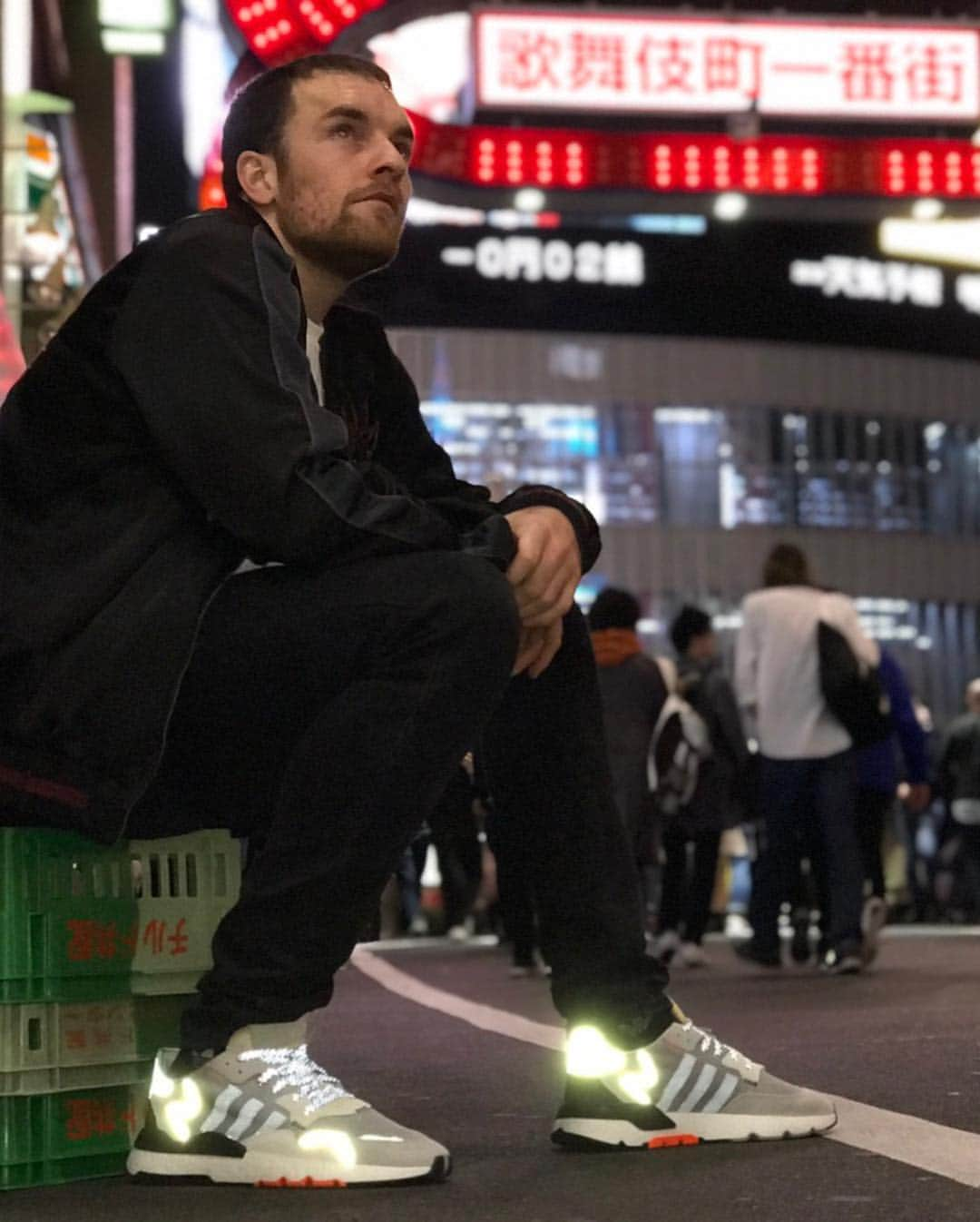 ザック・バランスキーさんのインスタグラム写真 - (ザック・バランスキーInstagram)「You’ll see me coming nite or day with these #NITEJOGGERS😎🙌🔥 Cameraman: @nvianism  #NITEJOGGER #adidastokyo #giftedbyadidas #tokyoisyours」4月22日 23時30分 - zackab10