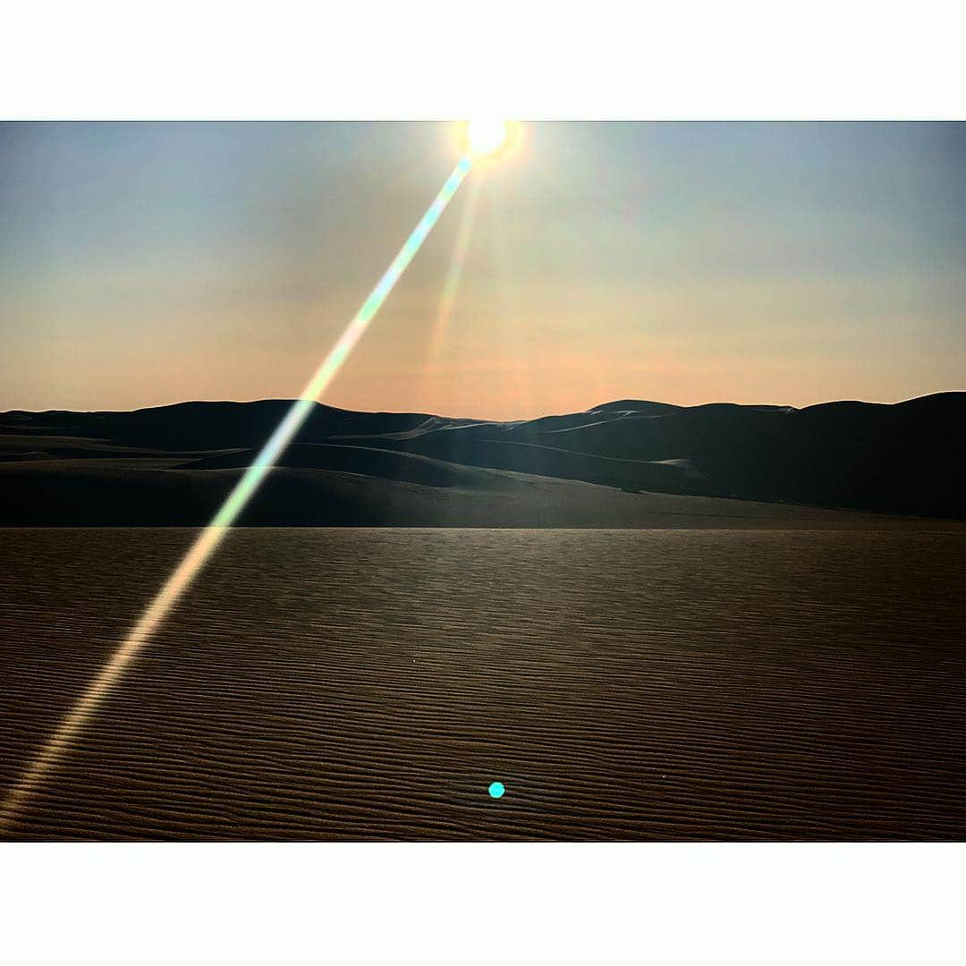 キム・ジョーンズさんのインスタグラム写真 - (キム・ジョーンズInstagram)「Pharaohic dunes 🛸 #earthday」4月22日 23時51分 - mrkimjones