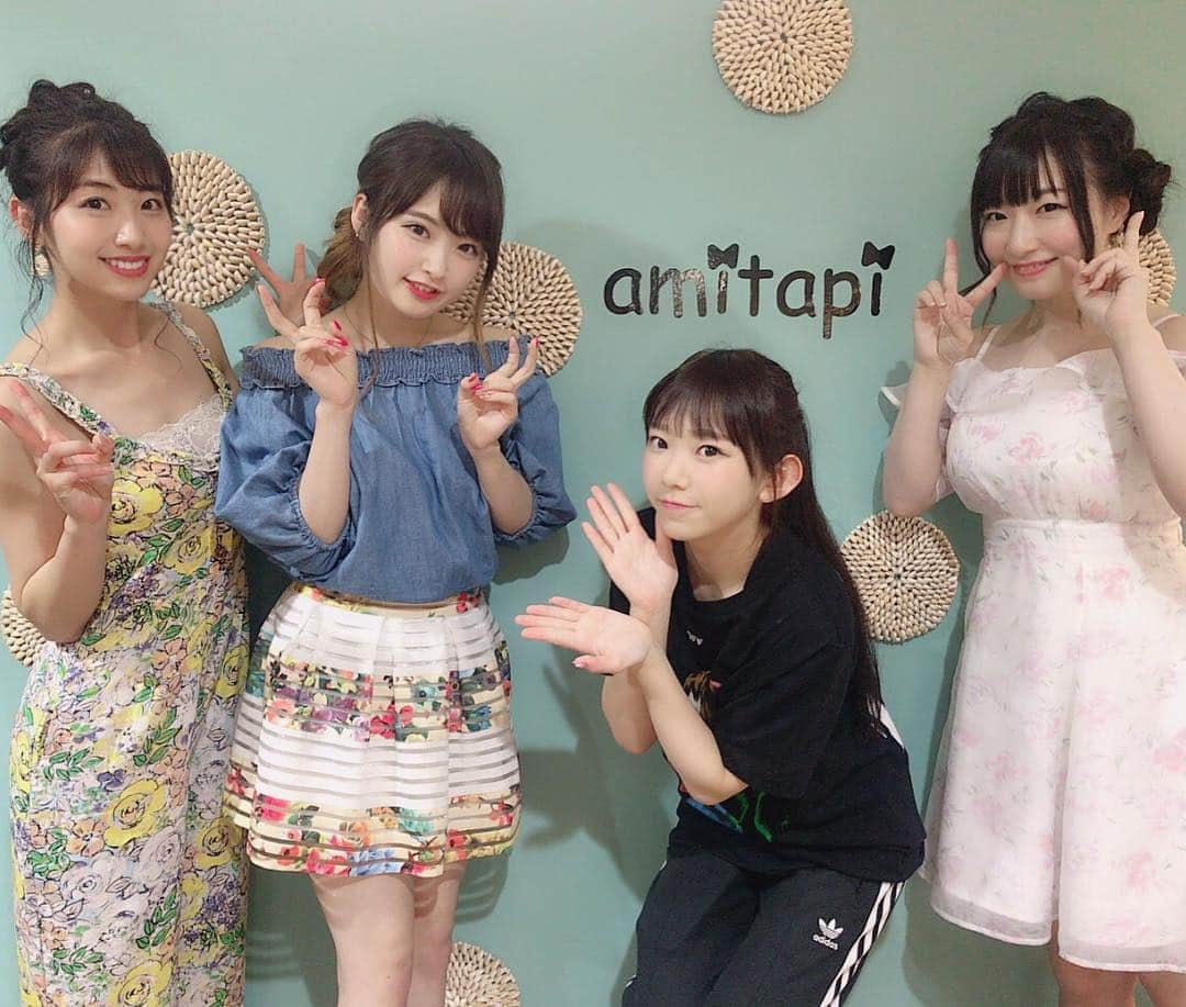 長澤茉里奈さんのインスタグラム写真 - (長澤茉里奈Instagram)「@amitapi.0129  ここたんーーー！！ 会いたかったよおお😭😭❤ あみたぴのタピオカめちゃくちゃ可愛い😭😭😭❤ 味もさいこーに美味しくて感動した！！！ 好きなことをお仕事にするってほんとに素敵だなあと尊敬の気持ちでいっぱい😭😭❤ あの頃を思い出し懐かしい気持ちでエモくなりながら飲みました。(とは) みんなも国際通り行ったらぜひに！❤❤❤ ここたんまた来るね🥰🥰🥰 #amitapi  #沖縄 #国際通り  #タピオカ #インスタ映え #タピオカ専門店」4月22日 15時51分 - marinanagasawa1008