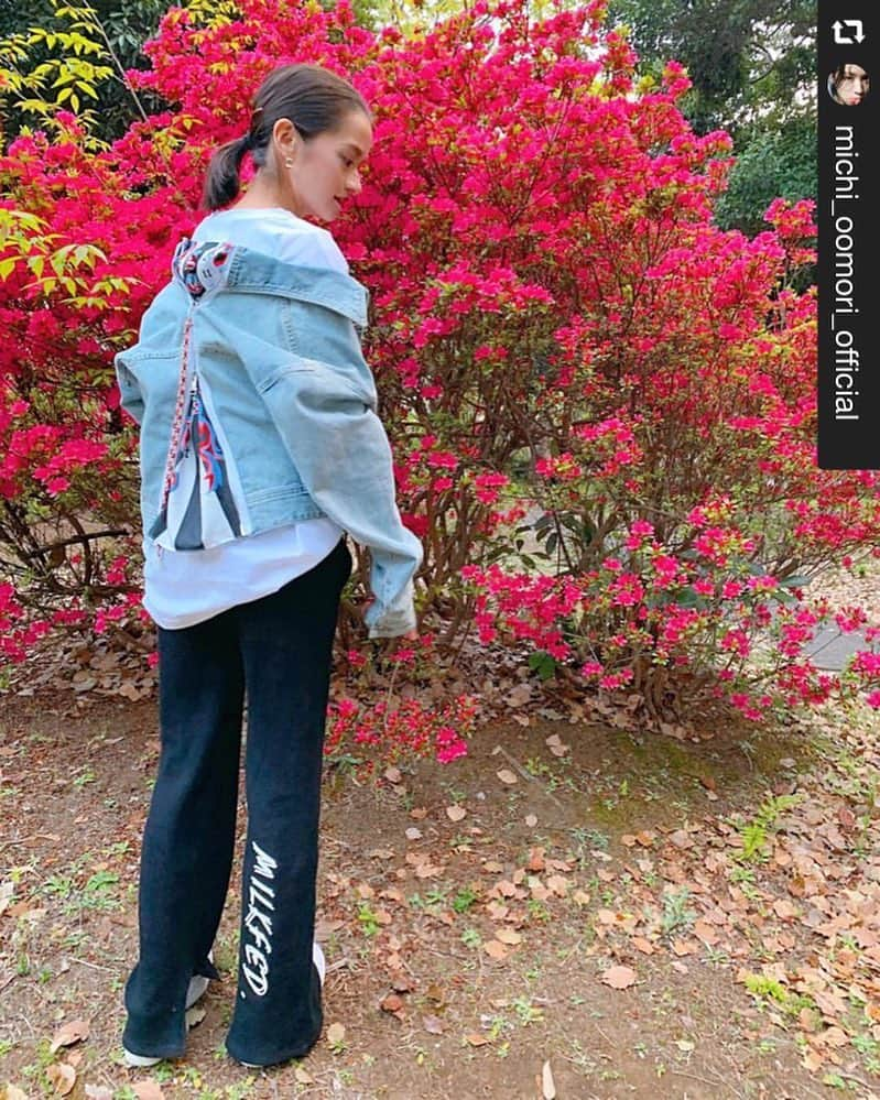 MILKFED.さんのインスタグラム写真 - (MILKFED.Instagram)「大森みちちゃん❣️﻿ Thanks☺️﻿ ﻿ GRAFFITI LOGO WAFFLE PANTS ¥9,000+TAX﻿ ﻿ リラックススタイルにピッタリ！﻿ オシャレなワッフルパンツ入荷✨﻿ #milkfed #milkfedjp #ミルクフェド  #repost @michi_oomori_official via @PhotoAroundApp  おみちしふく ブランド #タグ付け 🏷♡ ___________________________ #私服 #デニムジャケット の季節 #milkfed #新作パンツ #ootd #windandsea #nonagon #pluie  #ファッション #基本楽チン」4月22日 15時27分 - milkfedjp