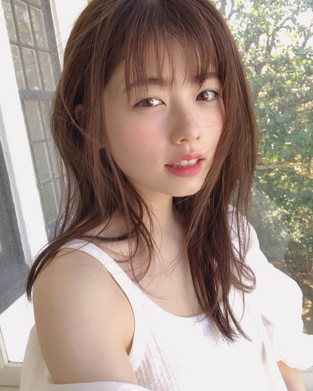 小芝風花さんのインスタグラム写真 - (小芝風花Instagram)「お知らせです📢 明日発売の「FLASH」に掲載していただきます😊 なんとカメラマンさんが、2nd写真集「F」でもお世話になった#中山雅文 さんでした✨いつもの大好きなメイクさんに、スタイリストさんと、大好きなメンバーで楽しく撮影できました♪ ぜひお手にとってご覧下さい😊🙌 #flash  #FLASH」4月22日 16時51分 - fuka_koshiba_official