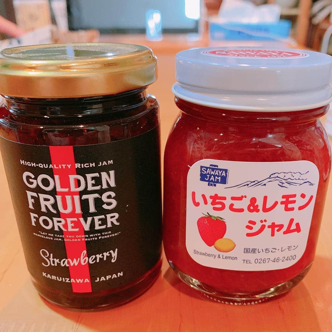 野間美由紀のインスタグラム：「ツルヤのジャムばかりでちょっと飽きたので、買い物のついでに沢屋と沢村に寄ってジャムをゲット。沢村ではパンも少し買いました。」