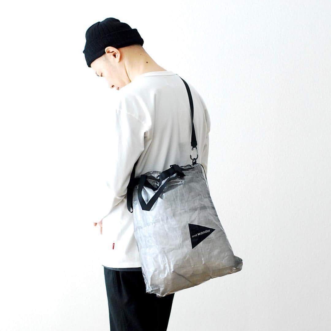 wonder_mountain_irieさんのインスタグラム写真 - (wonder_mountain_irieInstagram)「_ and wander / アンドワンダー "cuben fiber backpack" ¥17,280- _ 〈online store / @digital_mountain〉 http://www.digital-mountain.net/shopdetail/000000006967/ _ 【オンラインストア#DigitalMountain へのご注文】 *24時間受付 *15時までのご注文で即日発送 *1万円以上ご購入で送料無料 tel：084-973-8204 _ We can send your order overseas. Accepted payment method is by PayPal or credit card only. (AMEX is not accepted)  Ordering procedure details can be found here. >>http://www.digital-mountain.net/html/page56.html _ 本店：#WonderMountain  blog>> http://wm.digital-mountain.info/blog/ _ #andwander #アンドワンダー shirts→ #digawel4 ￥16,200- pants→ #digawel ￥17,280- shoes→ #converseskateboading ￥12,400- _ 〒720-0044  広島県福山市笠岡町4-18 JR 「#福山駅」より徒歩10分 (12:00 - 19:00 水曜定休) #ワンダーマウンテン #japan #hiroshima #福山 #福山市 #尾道 #倉敷 #鞆の浦 近く _ 系列店：@hacbywondermountain _」4月22日 17時25分 - wonder_mountain_