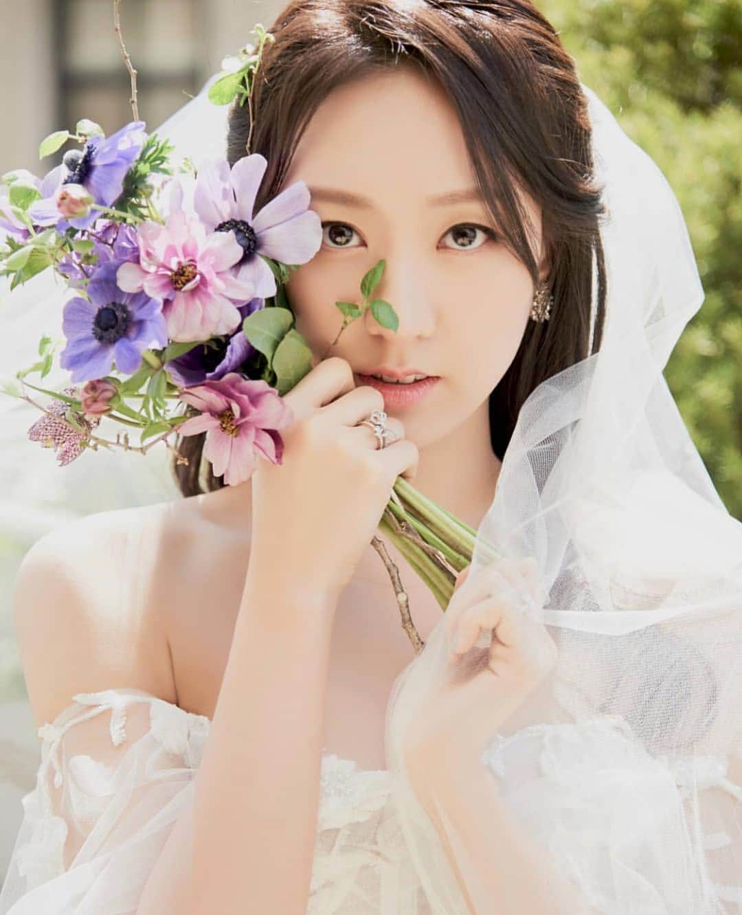 SOYOO BRIDALさんのインスタグラム写真 - (SOYOO BRIDALInstagram)「Otilia Brailoiu by  S O Y O O B R I D A L 🔖 . . 💚💜 #otiliabrailoiu #soyoobridal #가봉스냅 Phoyo by @seongjin_oh_marystudio 📸  Makeup by @kimchungkyung_hairface 💄  Planning by @laciel.co.kr 💫」4月22日 17時40分 - soyoobridal_official