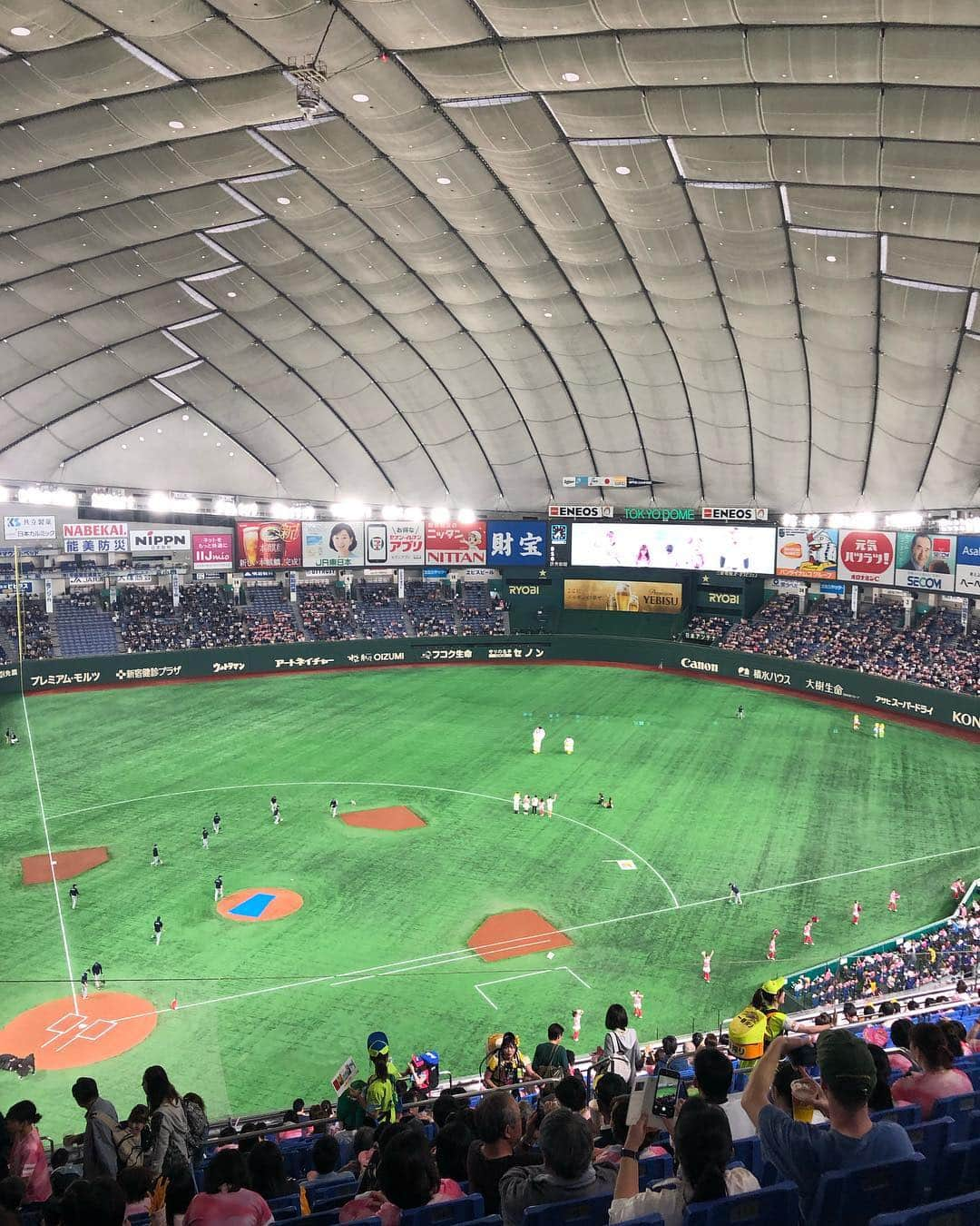 水内猛さんのインスタグラム写真 - (水内猛Instagram)「東京ドーーーム！タカガールデーって事なので、俺はピンクのユニフォームもらえず😭 #ソフトバンクホークス #オリックスバファローズ #東京ドーム #タカガールデー #tokyomx #中継 #ゲスト出演者」4月22日 17時44分 - takeshimizuuchi