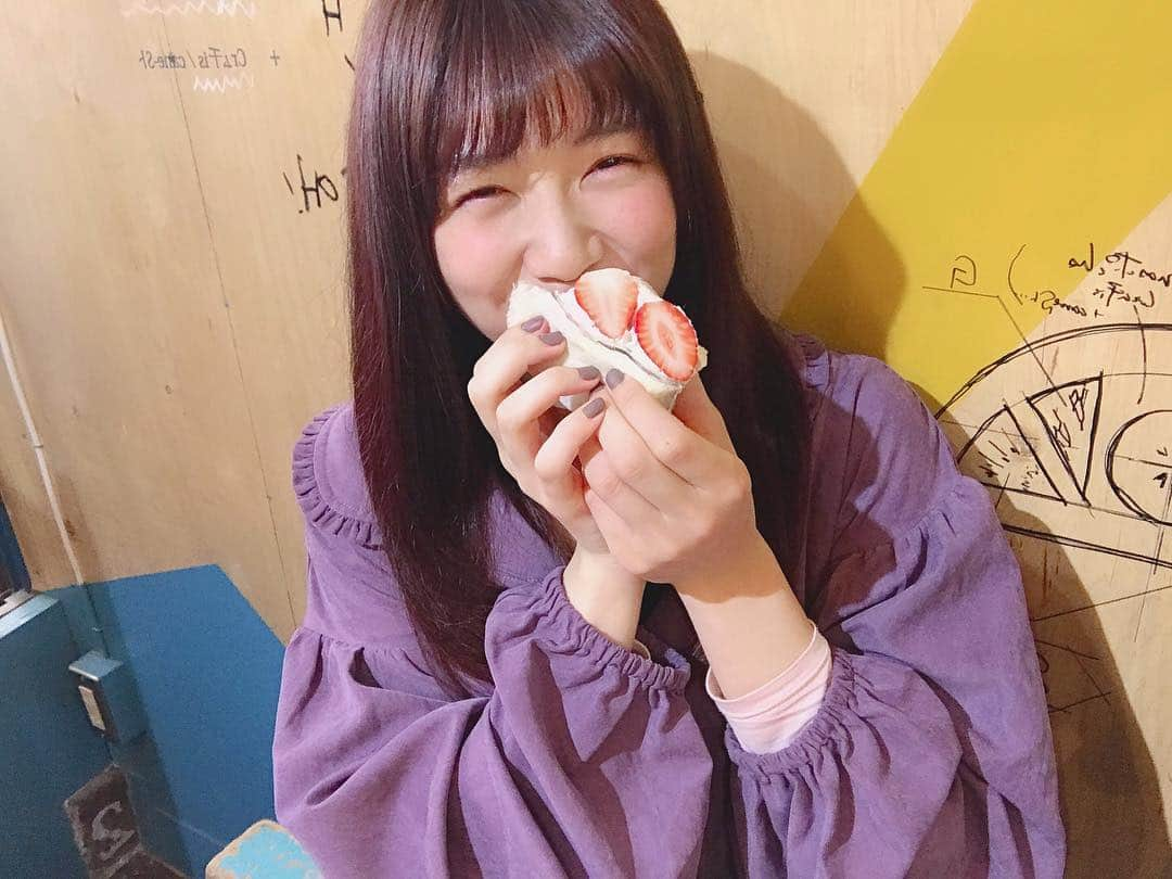 高萩千夏さんのインスタグラム写真 - (高萩千夏Instagram)「＊食べてる時がイチバンシアワセ 2019/04/22 * * フルーツサンド食べたかったの ずーーーーーーーーーーっと！ * * #アプガ2 #idol」4月22日 17時51分 - chinatsu_takahagi_uug2ki