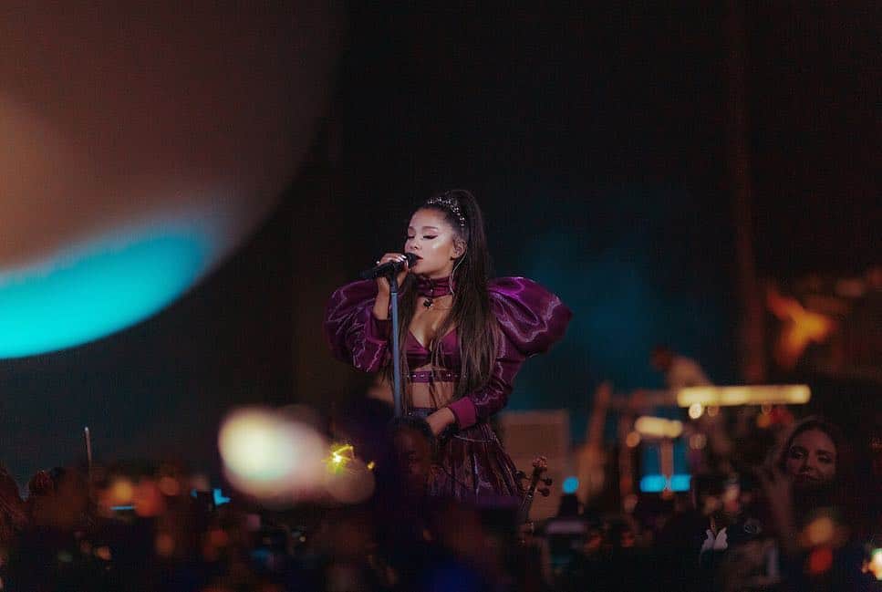 コーチェラのインスタグラム：「Got so much love @arianagrande 📷: @elli_lauren, @gregnoire, @calder」
