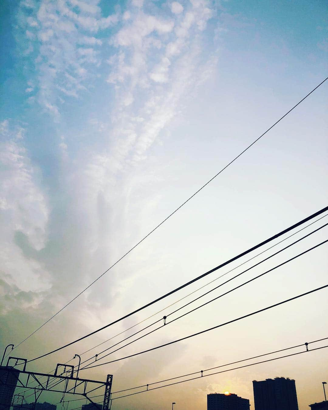 馬庭良介さんのインスタグラム写真 - (馬庭良介Instagram)「What a beautiful sky. Hope you saw the same sky today. #sky #beautiful #tokyo #空 #綺麗」4月22日 17時55分 - maniwa_ryosuke