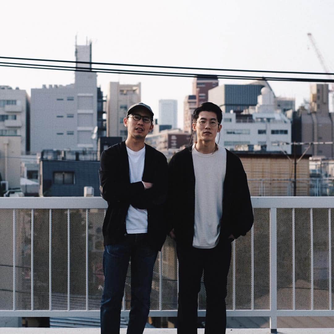 yukiのインスタグラム：「#僕らが纏うモノ  ㅤㅤㅤㅤㅤㅤㅤㅤㅤㅤㅤㅤㅤ 昨日のLIVE、ストーリーでもお伝えしましたが、 5/11(土) に、 "僕らが纏うモノ#1「奥山メリヤス・nariwaiレポート」と「僕たちのこれから」" と題しまして、イベントを開催します。 詳しくはぼくのストーリーのリンクから、またはプロフィールのURLからアクセスしていただけると、詳細が載っています。！ そしてこのイベントの参加チケットですが、 本日、4/22(月)21:00から販売開始です。 こちらもさきほどのURLから購入可能ですのでよろしくお願いします。 ㅤㅤㅤㅤㅤㅤㅤㅤㅤㅤㅤㅤㅤ 絶対に良い時間にします」