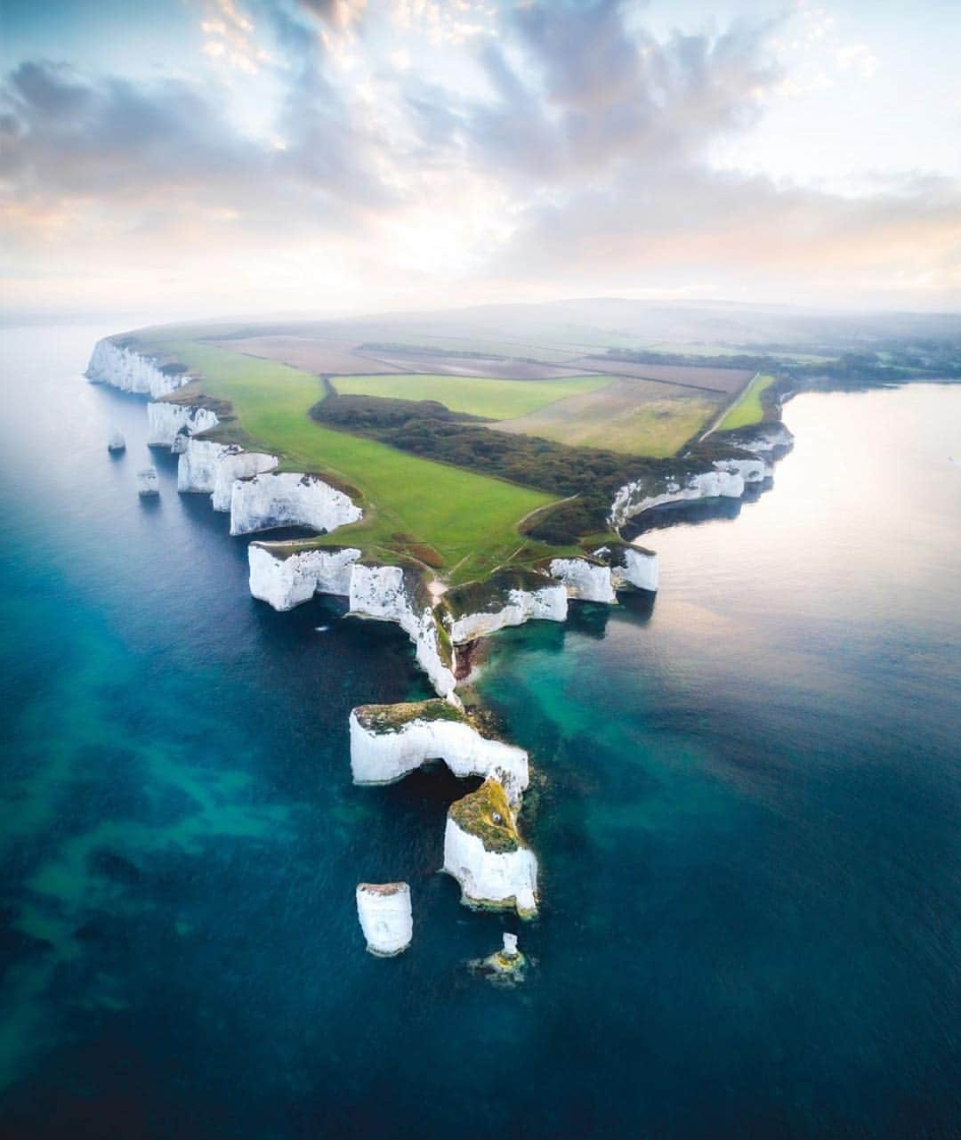 Canon Photographyさんのインスタグラム写真 - (Canon PhotographyInstagram)「Old Harry’s Rocks, UK Photography | @davidmrule  Selected via our hashtag #cpfeatureme. #uk #cliffs #ocean」4月22日 18時18分 - cpcollectives