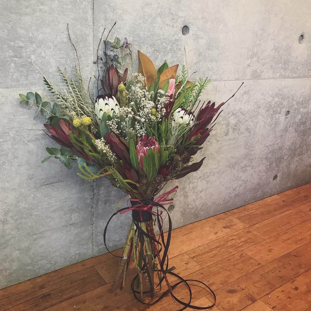 畑野ひろ子さんのインスタグラム写真 - (畑野ひろ子Instagram)「ネイティブフラワーのブーケ。 ドライフラワーにしても長く楽しんで頂けます。 D様、ご依頼ありがとうございました。  #flower #flowers #dryflower #bouquet」4月22日 18時20分 - hiroko_hatano_