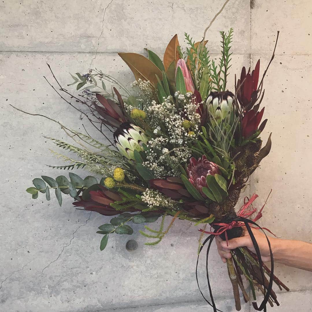 畑野ひろ子さんのインスタグラム写真 - (畑野ひろ子Instagram)「ネイティブフラワーのブーケ。 ドライフラワーにしても長く楽しんで頂けます。 D様、ご依頼ありがとうございました。  #flower #flowers #dryflower #bouquet」4月22日 18時20分 - hiroko_hatano_