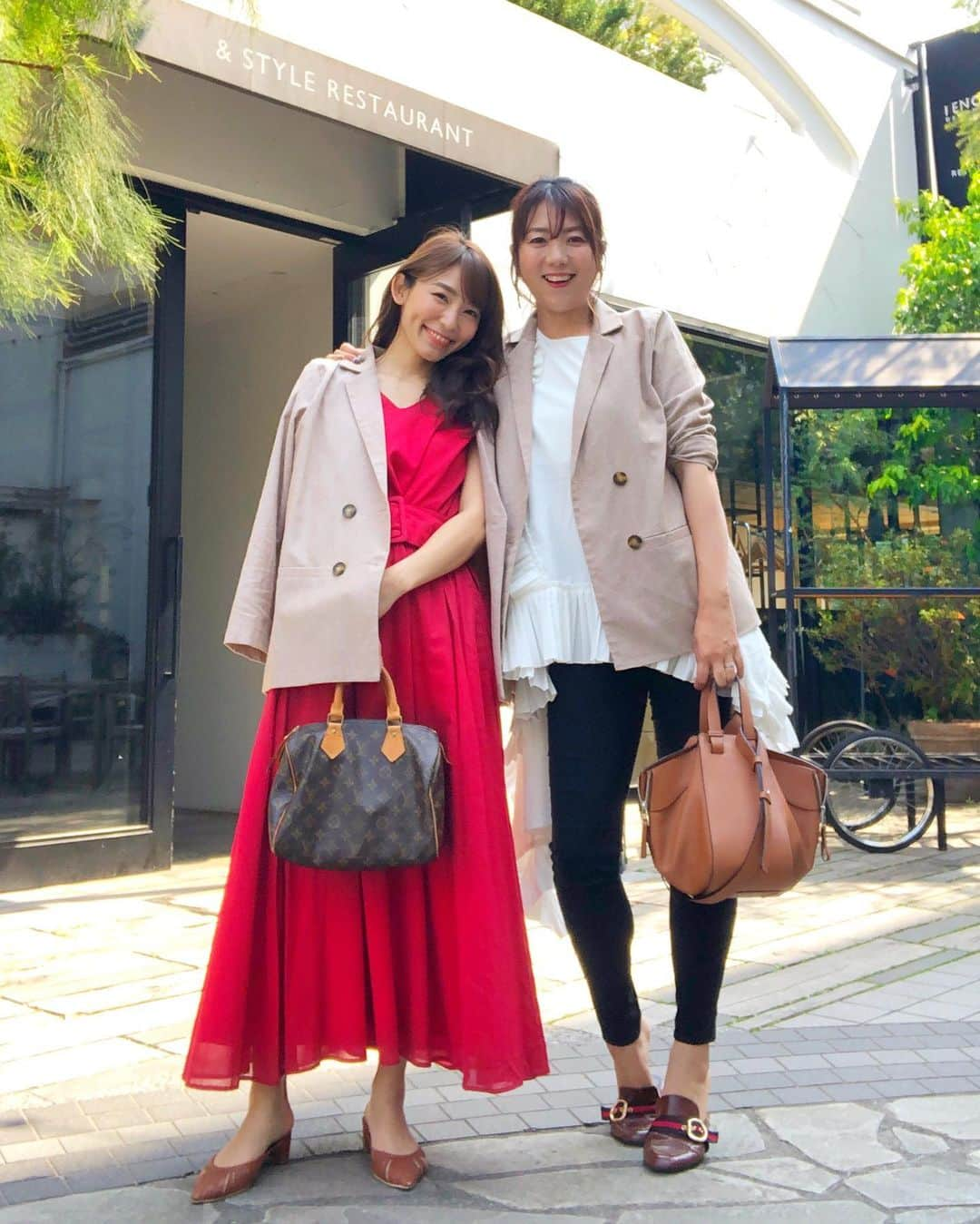 shizuka.watanabeさんのインスタグラム写真 - (shizuka.watanabeInstagram)「♡♡♡ ・ ・ カップルかよ‼️＠yoka1124 ・ ・ @reedit_official でお揃いのジャケット！ 着る人によってこんなにもイメージが違うのね💛 ・ ・ ・ ワンピースは @sa_youu プロデューサーの @damefrank_official ・ 3色展開だよー‼️ もう可愛くて即決でした🙌💗 ・ ・ ・ 私の彼氏感な2枚目も見てね👀！ ・ ・ ・ #louisvuitton #louisvuittonbag #reedit #damefrank #sandal #onepiece #오오티디 #옷스타그램 #데일리록 #daikanyama #リンクコーデ #お揃いコーデ #jacket」4月22日 18時40分 - shizuka.watanabe