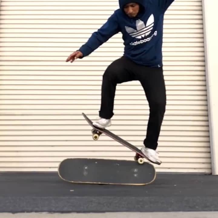 adidas Skateboardingのインスタグラム：「DAEWON DID IT /// @daewon1song is a legend. His creativity and ability to do tricks on the most random obstacles has pushed what can be done on a skateboard. To celebrate his contribution to skateboarding, we’re inviting skaters to show us their best Daewon inspired tricks in the #DaewonDidIt contest all month long. @daewon1song will pick a skater each week to win a trip to skate with him and go to the premiere of Daewon’s TWS Legend Documentary in Los Angeles on May 12.  TRICK OF THE WEEK: Bonus Round Rules: 1. Post a video of yourself doing a trick to Instagram by 11:59 pm on April 28 2. Hashtag #DaewonDidIt 3. Tag @adidasSkateboarding @daewon1song will choose his favorite trick and post it to Instagram next week.  See skateboarding.com for official rules. Good luck!」