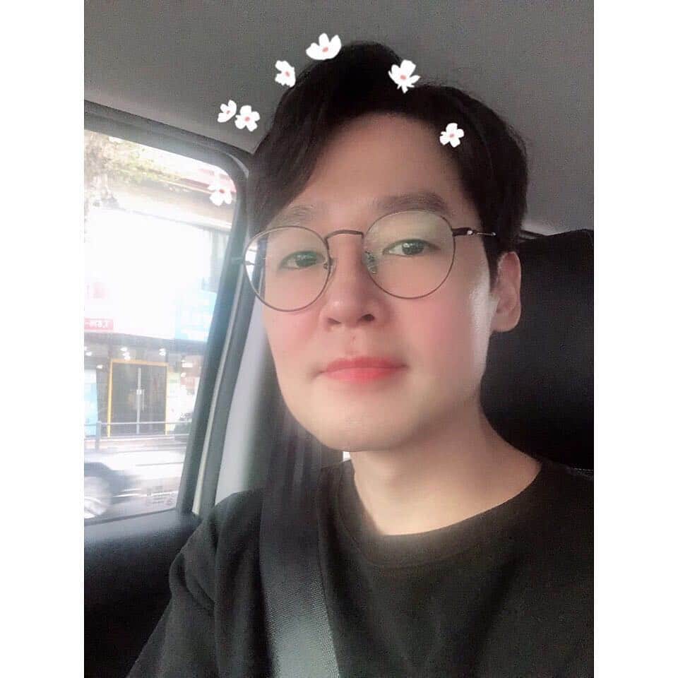 C-JeS エンタテイメントさんのインスタグラム写真 - (C-JeS エンタテイメントInstagram)「오늘밤 10시 91.9MHz Turn on 📻  #선곡맛집 코너 With #이상곤 ‼️ 잠 못 드는 이 밤 #꿀보이스 상곤과 함께  박경의 꿈꾸라에서 만나요 🌙  #노을 #Noel #LeeSangGon #오후10시 #MBC #FM4U #박경의꿈꾸는라디오 #꿈꾸라 #91_9MHz #라디오 #Radio #Cjestagram」4月22日 18時51分 - cjes.tagram