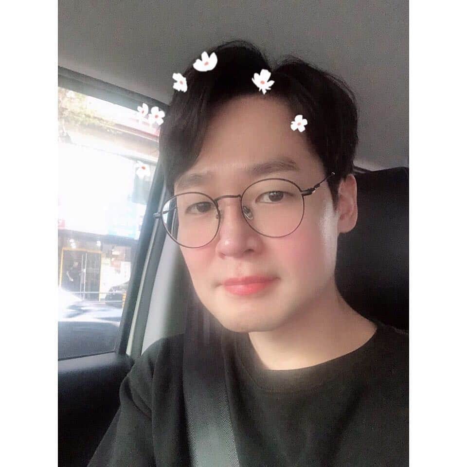 C-JeS エンタテイメントさんのインスタグラム写真 - (C-JeS エンタテイメントInstagram)「오늘밤 10시 91.9MHz Turn on 📻  #선곡맛집 코너 With #이상곤 ‼️ 잠 못 드는 이 밤 #꿀보이스 상곤과 함께  박경의 꿈꾸라에서 만나요 🌙  #노을 #Noel #LeeSangGon #오후10시 #MBC #FM4U #박경의꿈꾸는라디오 #꿈꾸라 #91_9MHz #라디오 #Radio #Cjestagram」4月22日 18時51分 - cjes.tagram