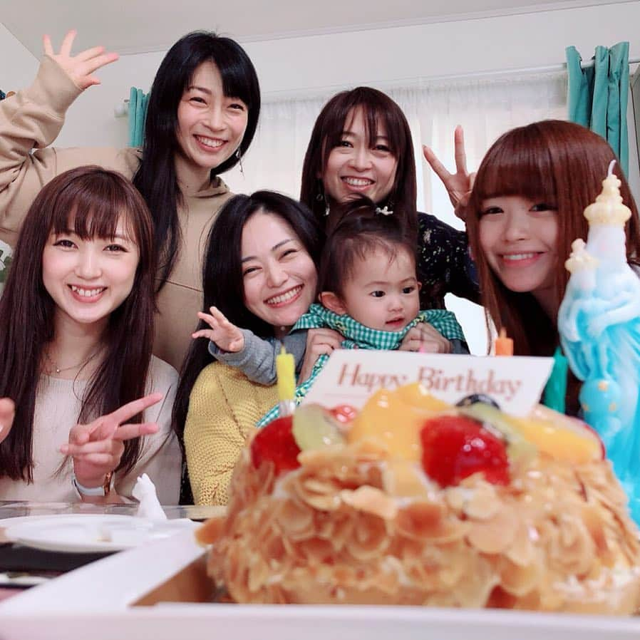 安藤あいかさんのインスタグラム写真 - (安藤あいかInstagram)「だいすき！！まなみんお誕生日おめでとうの会にて❤️ 毎日を笑顔ですごしてね❤️ この写真見てまなみんの笑顔に癒されてる👼  #下北クラッシャー したい #みんなで大暴れ したい」4月22日 18時48分 - aikaando