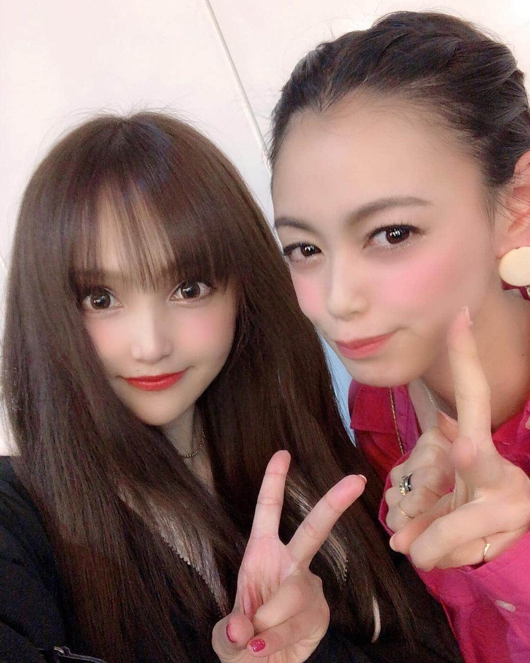 宇佐美あいりさんのインスタグラム写真 - (宇佐美あいりInstagram)「やぽ♡昨日は優美と久しぶりの女子会♬いつぶりか忘れたくらいなかなかタイミング合わなくてやっと行けたから嬉しい✨同じ年代で同業の友達はやっぱ良いね☺️話す事たくさんで色々語った🥺相談にも乗ってくれたしありがとう🌸うちも頑張ろう✨  #グラドル自画撮り部#久しぶり#女子会#ガールズトーク#友達同年代#アラサー#アラサー女子#同業#仲良し#悩み#相談#語り#焼き鳥#お酒#居酒屋#串焼き#鳳#渋谷宇田川町#sibuya#japanesegirl#followme」4月22日 18時58分 - airi.usami_official