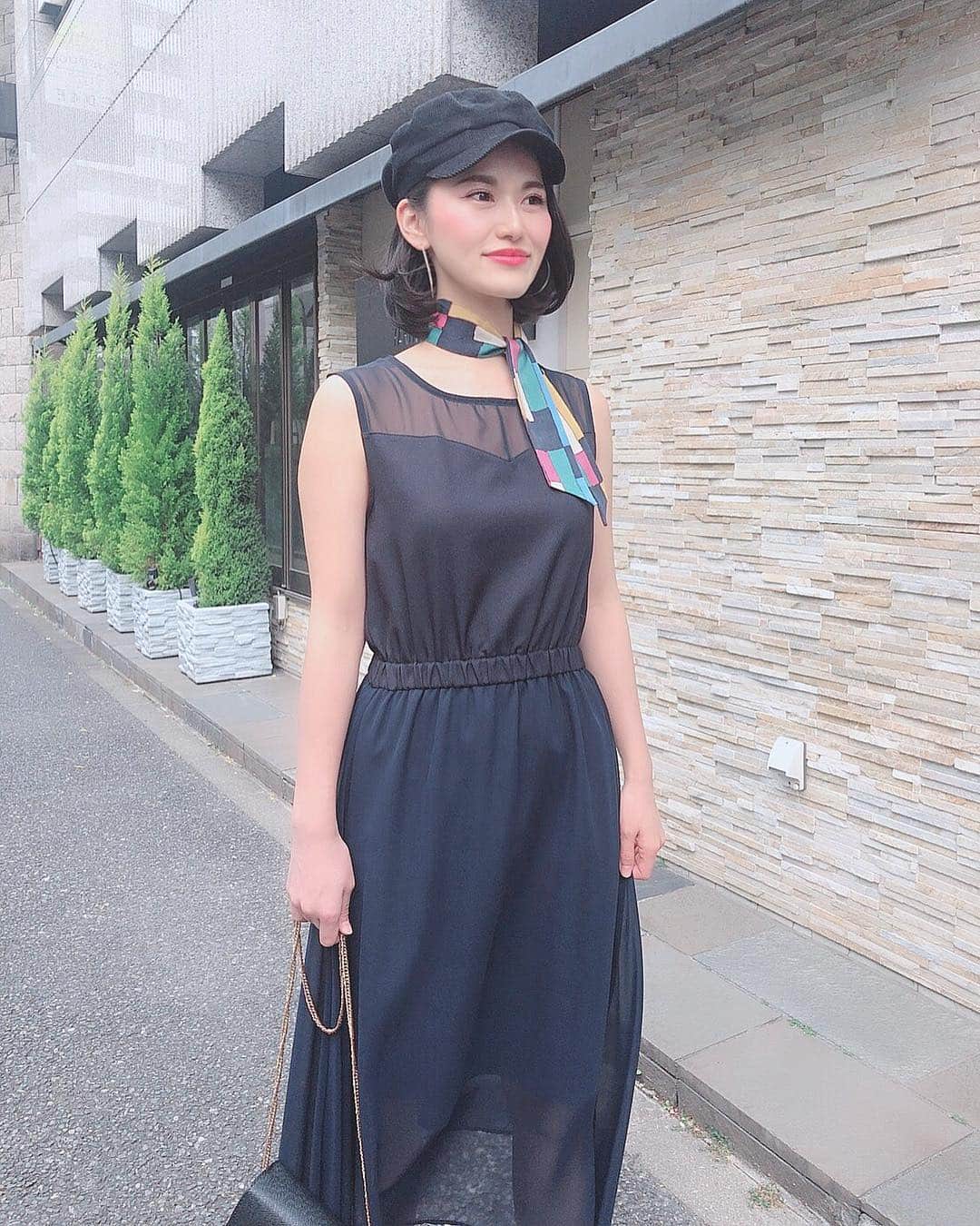 七尾エレナのインスタグラム：「最近は暖かいから 好きなお洋服着て出かけるのがたのしい😆✨ これからは露出が多くなる季節だから お肌のケアにも気をつけてます。 紫外線とか、乾燥とか！ ＊ オルビスのディフェンセラは 2ヶ月目に突入したよ✨ 3ヶ月飲み続けると 効果が実感できるみたいなので これからがたのしみ😆 ＊ #飲む次世代スキンケア #日本初販売 #肌にもトクホ #オルビス #ORBIS #ディフェンセラ #DEFENCERA #塗るのではなく飲むスキンケア #顔だけじゃない全身へ #1日1包 #あのテレビCMでも話題 #ゆず風味パウダー #水なしでも飲める #インナースキンケア #オルビスディフェンセラ #ORBISDEFENCERA #PR」