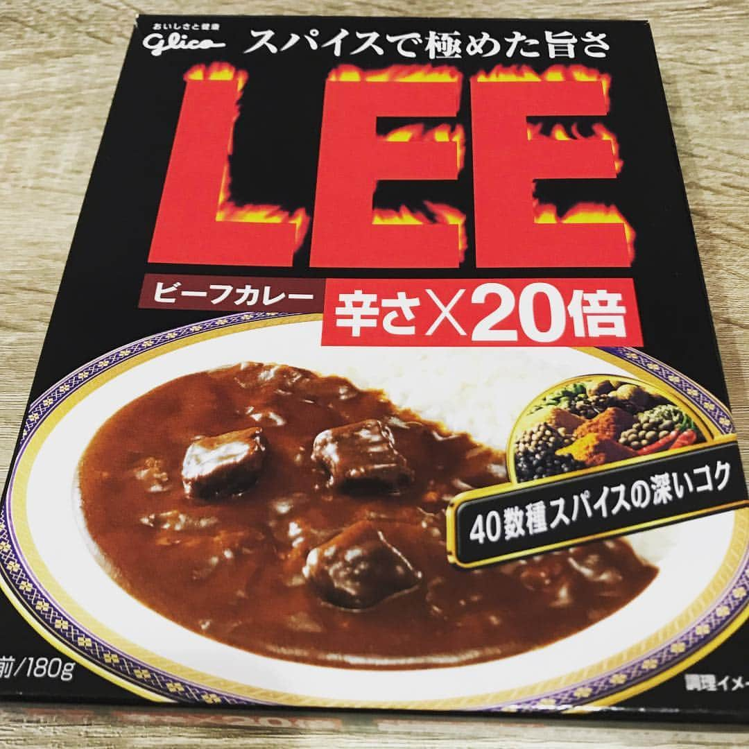 森野光晴さんのインスタグラム写真 - (森野光晴Instagram)「レトルトカレー食べ比べ その5 LEE ビーフカレー 辛さ×20倍  レトルト特有の保存料っぽい臭いがしなくて、味も美味しい。 辛さも丁度良い。優秀！  #レトルトカレー #ライス抜き」4月22日 19時18分 - mrn_sakanamon