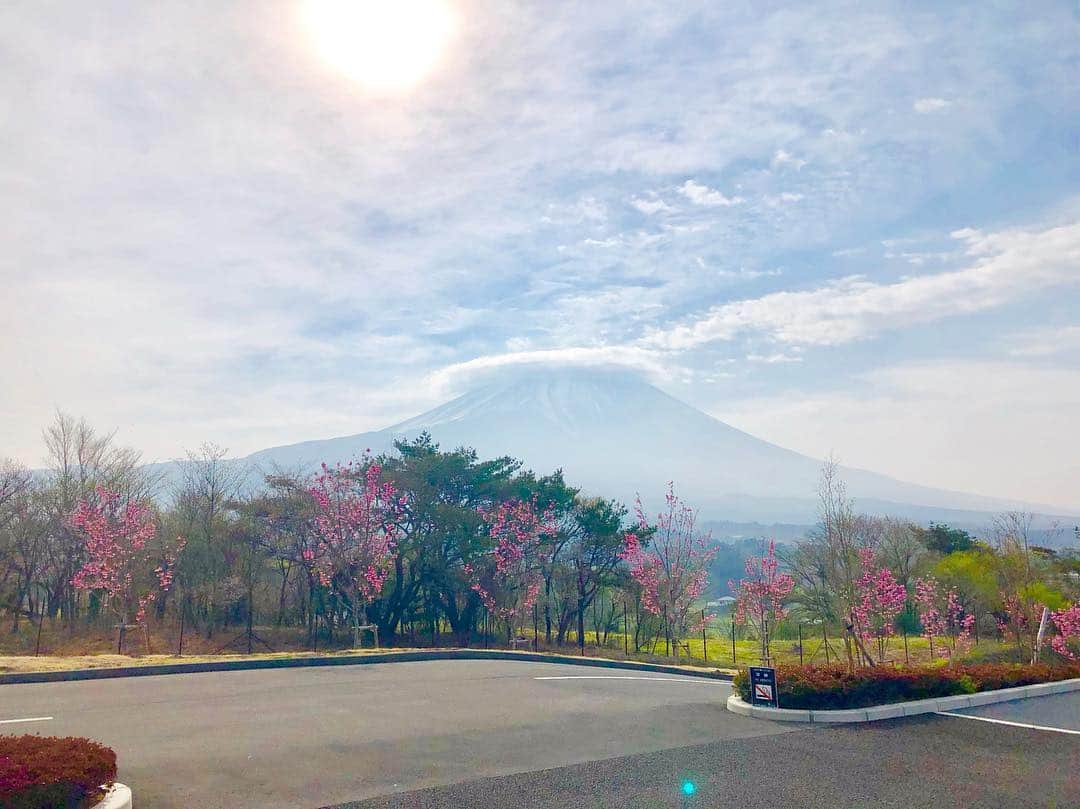 笹原優美さんのインスタグラム写真 - (笹原優美Instagram)「☆ 富士山は綺麗で、壮大で😌 今日も最高に格好良かったです🗻✨ #富士山#mtfuji #日本#日本一#japan #大好き」4月22日 19時16分 - yumi_sasahara_official