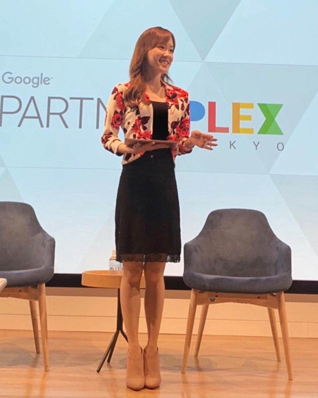 メロディー・モリタさんのインスタグラム写真 - (メロディー・モリタInstagram)「Speaking @google’s Partner Plex Tokyo the other day✨ It was much colder than I imagined here during the first half of my trip, and now it’s the perfect temperature🌷 There’s basically no Spring in NY😂, so I’m glad I get to enjoy the blooming season here in Japan. Hope everyone’s week is off to a great start!❤️ * 先日、GoogleのPartner Plex Tokyoで✨ 少しビジネススタイルのルック！日本滞在の前半はかなり寒かったのですが、皆さんから薄手のコートを持っていった方が良いとアドバイスを頂き、本当に助かりました☺️🎀（4月の日本はもっと暖かいのだと思っていました...）でも、ここ数日は少し暑いぐらいの過ごしやすい気候で日本の春が嬉しいです💐💖 #MelodeeinJapan #Google #PartnerPlex」4月22日 19時26分 - melodeemorita