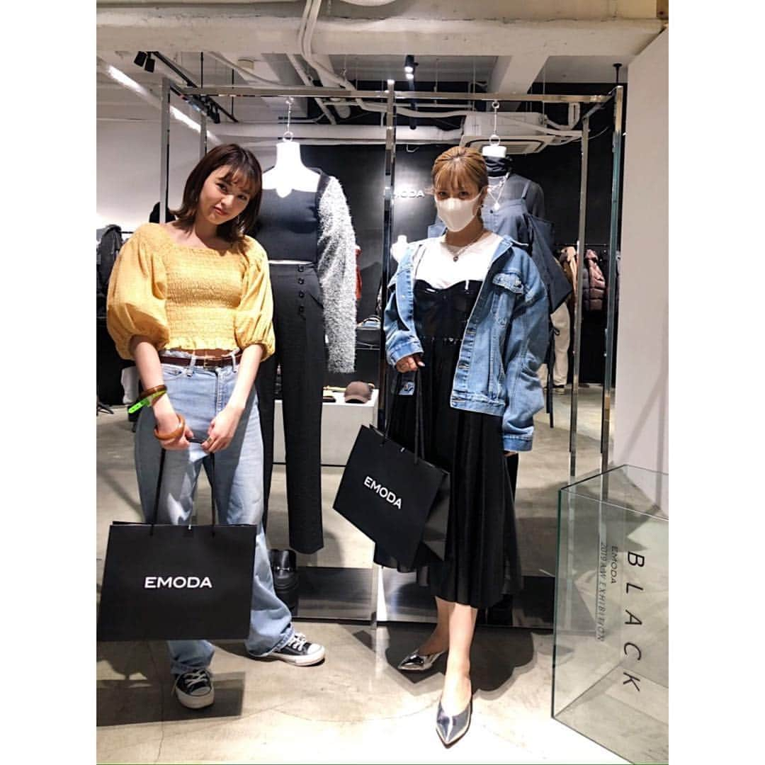 EMODAさんのインスタグラム写真 - (EMODAInstagram)「ㅤㅤㅤ  2019 Autumn/Winter EXHIBITION -BLACK-ㅤㅤㅤ  ㅤㅤㅤ ㅤㅤㅤ  SNAP✔️📷ㅤㅤㅤ  ㅤㅤㅤ  Special thanks❤️ ㅤㅤㅤ ㅤㅤㅤ ㅤㅤㅤ OFFICIAL BLOGにて展示会の様子を公開中👀 ㅤㅤㅤ #EMODA #EXHIBITION #autumn  #winter  ㅤㅤㅤ ㅤㅤㅤ #ゆきぽよ #バービー #岡田結実  #夏焼雅  #下村実生  #lol #moca #hibiki #honoka #布川桃花 #田中アリス #清水文太」4月22日 19時28分 - emoda_official