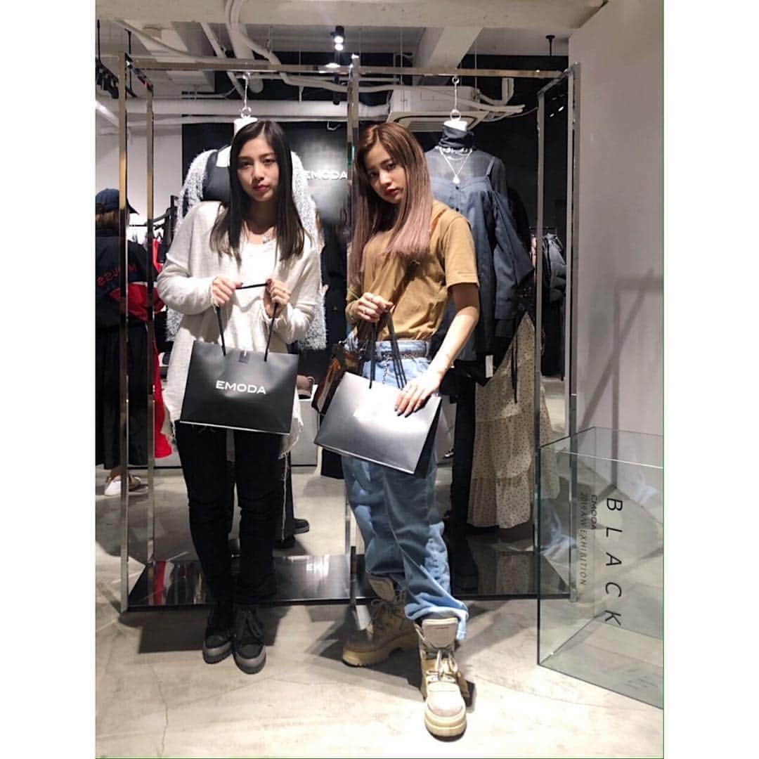 EMODAさんのインスタグラム写真 - (EMODAInstagram)「ㅤㅤㅤ  2019 Autumn/Winter EXHIBITION -BLACK-ㅤㅤㅤ  ㅤㅤㅤ ㅤㅤㅤ  SNAP✔️📷ㅤㅤㅤ  ㅤㅤㅤ  Special thanks❤️ ㅤㅤㅤ ㅤㅤㅤ ㅤㅤㅤ OFFICIAL BLOGにて展示会の様子を公開中👀 ㅤㅤㅤ #EMODA #EXHIBITION #autumn  #winter  ㅤㅤㅤ ㅤㅤㅤ #ゆきぽよ #バービー #岡田結実  #夏焼雅  #下村実生  #lol #moca #hibiki #honoka #布川桃花 #田中アリス #清水文太」4月22日 19時28分 - emoda_official
