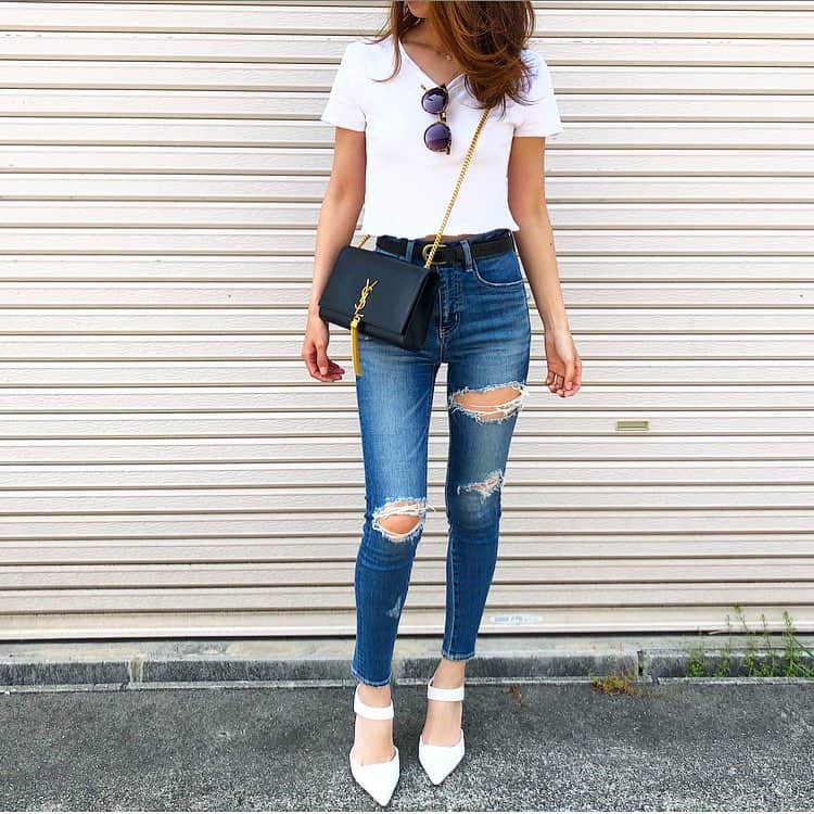 Saoriのインスタグラム：「半袖ですごせるん最高🤩🙌 こないだ久々に神戸行って散歩してんけど、みんな家族で日向ぼっこしてたりスケボーしてたり平和な空気に癒されたなー🥳💕 平和が1番⭐️ 週末はまた名古屋行くで🚙💥 #ファッション#コーデ#コーディネート#シンプル#カジュアル#ロンハーマン#ザラ#アーカー#サンローラン#ユニクロ#ジェイダ#おしゃれさんと繋がりたい #fashion#outfit#ootd#code#coodinate#simple#casual#UNIQLO#ronherman#zara#rhc#ysl#instafashion#instagood」