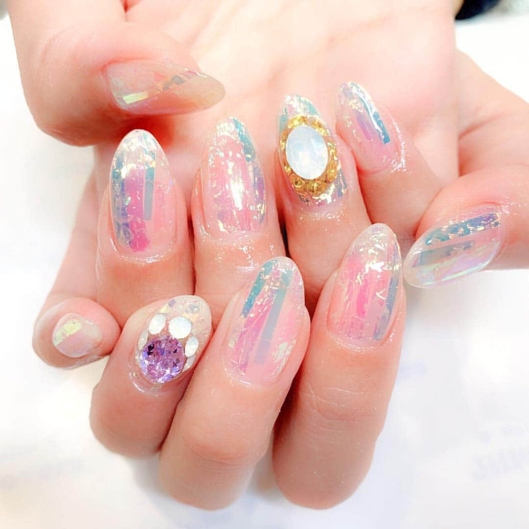 Jill&Loversさんのインスタグラム写真 - (Jill&LoversInstagram)「オーロラフィルム💐  #jillandlovers #nail #nailart #paragel #gelneil#gel #ネイル #ネイルアート #me #look #love #かわいい」4月22日 19時39分 - jillandlovers