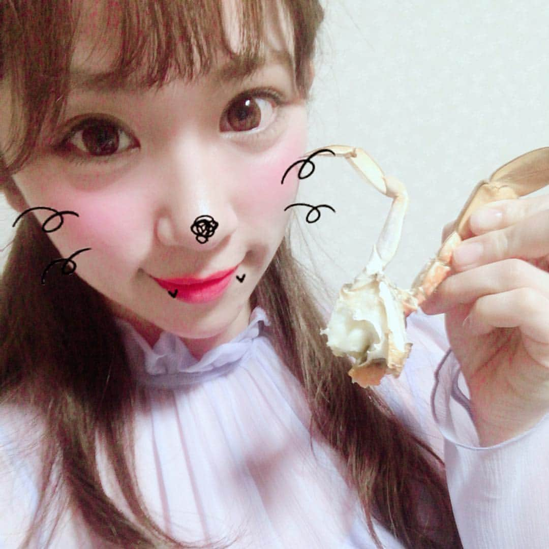 河瀬鮎美さんのインスタグラム写真 - (河瀬鮎美Instagram)「鈴鹿の海沿いにあるお店でいただいた海鮮が無言になる美味しさでした❤️☺️蟹さんもいた☺️💕そんな前入りからのLUSHカップ!🏆✨おもわず大興奮で応援‼️⚡️📣😍久しぶりに叫びました😂❤️ ※ムービーの音量に注意です🏎✨🌝 #rushcup #鈴鹿走行会#ccmc#race#circuit#pit#www.ccmc.gr.jp#初心者走行会#プロドライバー#耐久レース#モータースポーツ#安全運転#神谷さん#porsche#ferrari #鈴鹿サーキット#car#車#930rush」4月22日 19時50分 - ayuayu0430