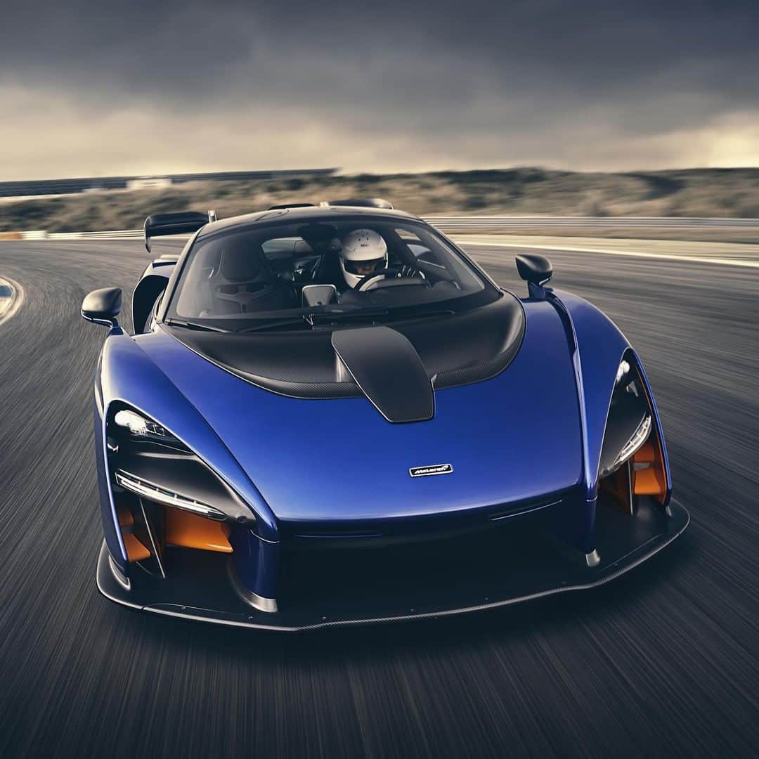 McLaren Automotiveさんのインスタグラム写真 - (McLaren AutomotiveInstagram)「Given the famous name that it bears, its unrivalled extreme performance and dynamic excellence should be no surprise. #McLarenSenna #UltimateMonth」4月22日 20時01分 - mclarenauto