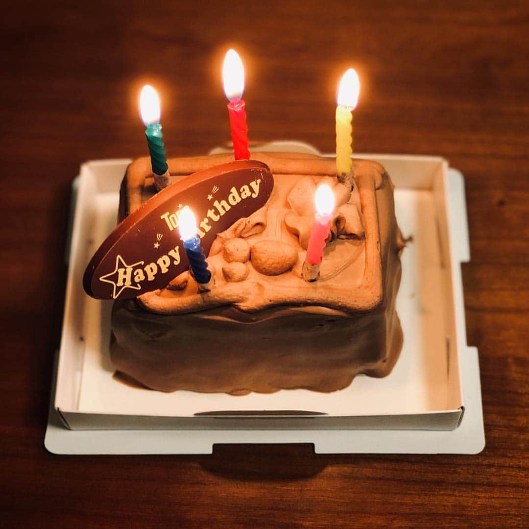 前田紀至子さんのインスタグラム写真 - (前田紀至子Instagram)「今年のお誕生日、自分へのプレゼントもありがたく頂いたものも見事にエルメスでした。 これまで自分にはまだまだ早いかなぁと思っていたメゾンだけれど、ちょっとしたきっかけでぐっと身近に感じ、そしてとてつもなく興味がわくものですね。 加えて、今年度も頑張って働こうというモチベーションにもなっています。 そんな訳で愉しいお誕生日月間、皆さまどうもありがとうございました！ #hermes#トップス#資生堂パーラー」4月22日 19時54分 - ki45m
