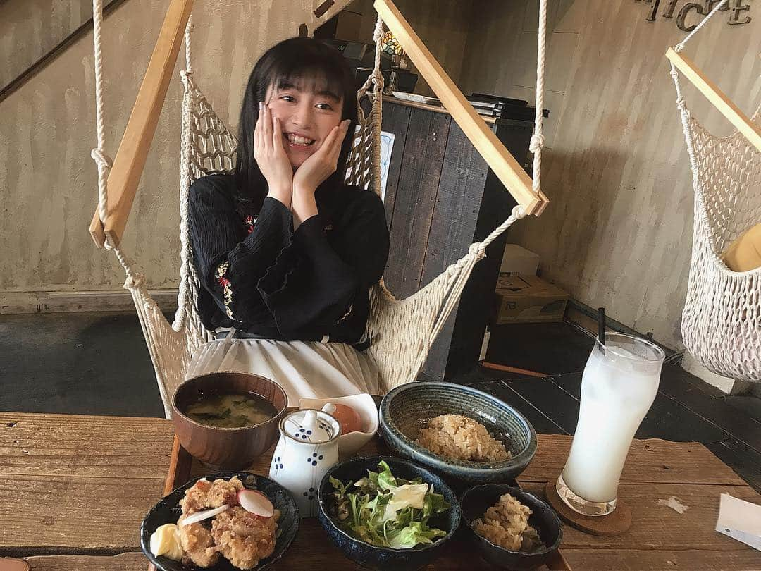 川上千尋さんのインスタグラム写真 - (川上千尋Instagram)「ハンモックカフェ☺️ ゆらゆらしながら食べれてお洒落極まりなかった☺️☺️ #ハンモックカフェ」4月22日 19時55分 - this_chihhi