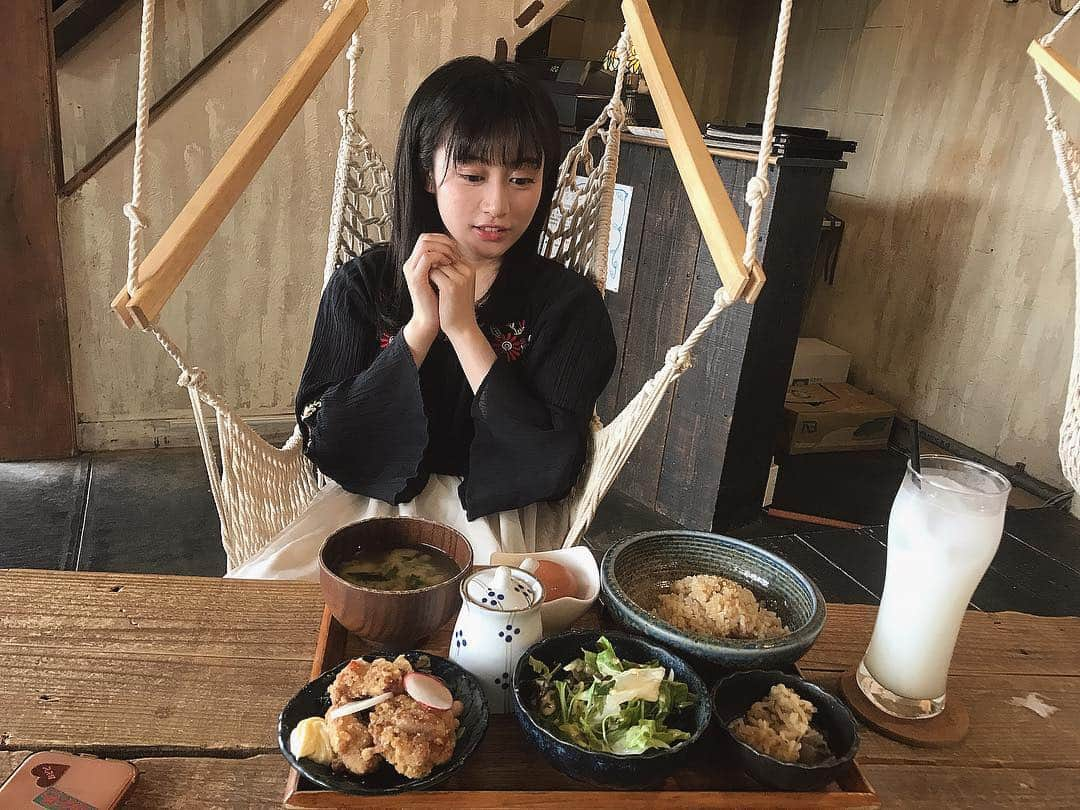 川上千尋さんのインスタグラム写真 - (川上千尋Instagram)「ハンモックカフェ☺️ ゆらゆらしながら食べれてお洒落極まりなかった☺️☺️ #ハンモックカフェ」4月22日 19時55分 - this_chihhi