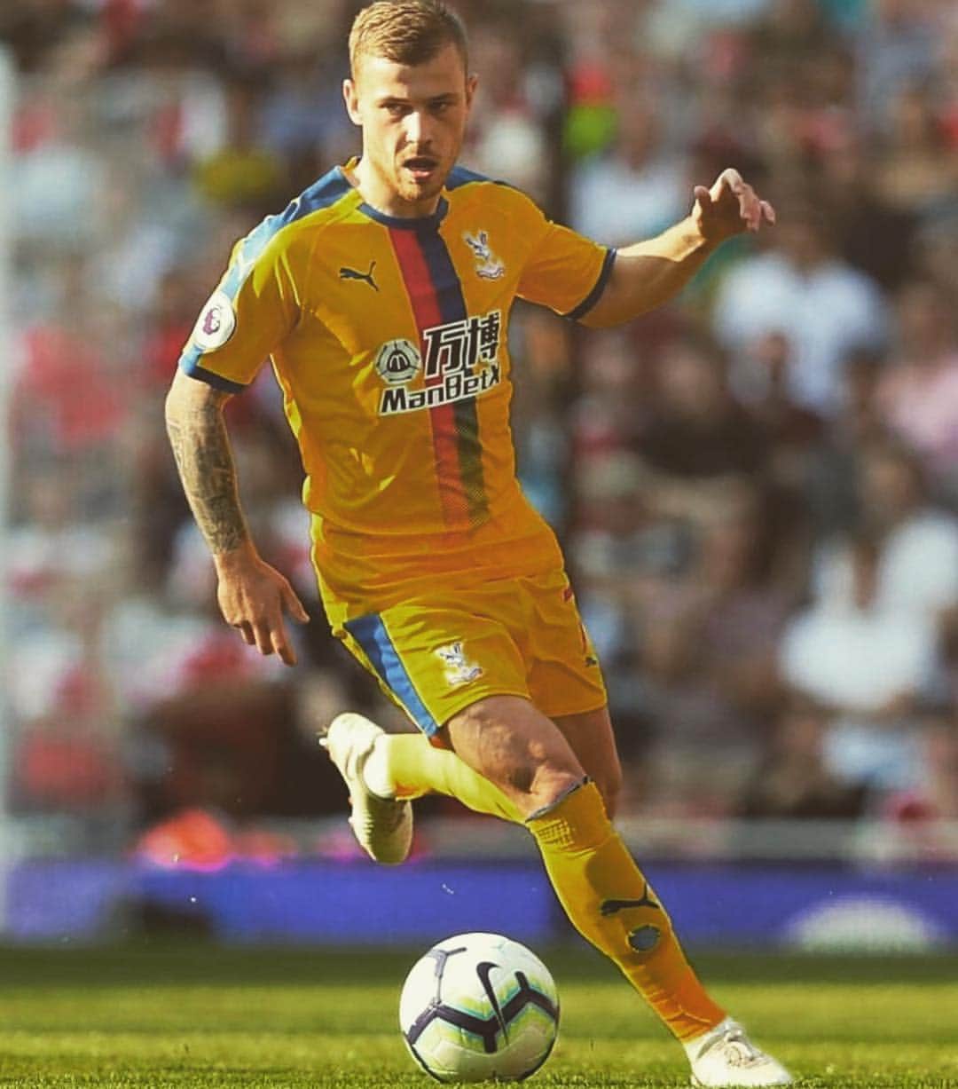 のインスタグラム：「What a great win💪🏽🔥🔴🔵 Well done lads! Thanks for your fantastic support eagles🦅  #premierleague#arsenal#cpfc#away#win#emiratesstadium#eagles」