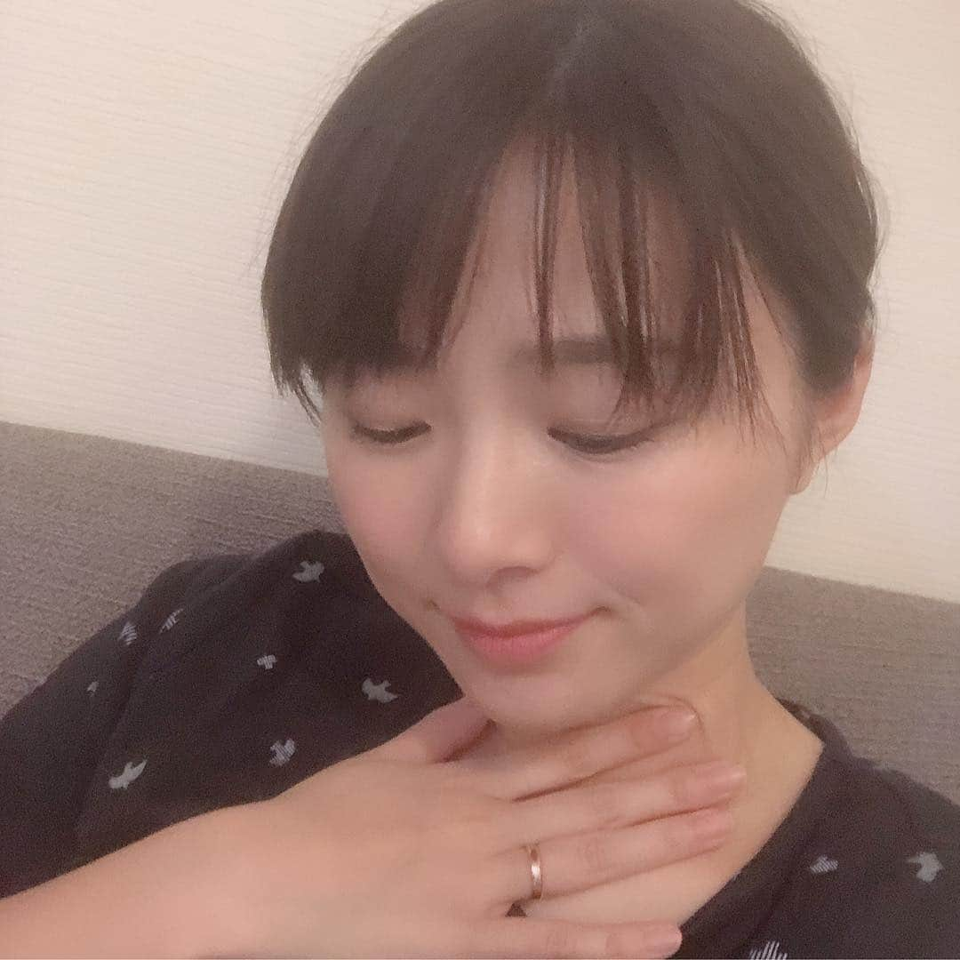 今井美穂さんのインスタグラム写真 - (今井美穂Instagram)「昨日はお仕事後に地元の春祭りへ🌸﻿ ビンゴでラップをGET😆﻿ 息子は終始ぐっすりタイムでした(笑)﻿ ﻿ 夜になりなんだか風邪っぽいぞ🤧﻿ 漢方薬処方してもらったし﻿ 空気読んで寝てくれる息子と﻿ 主人の協力により本格的に発症する前に治りそうです😊﻿ ﻿ 我が家はだいぶ家族に助けてもらってますが、ワンオペ育児中のママ達こういう時本当に大変ですよね😭﻿ ﻿ ぜひパパのみなさまご協力お願い致します〜！﻿ ﻿ ﻿ #ブログ更新しました﻿ #インスタトップのリンクから﻿ #今井美穂オフィシャルブログ﻿ #Amebaブログ﻿ #新米母#男の子ママ#生後2ヶ月﻿ #育児日記#風邪ひきママ」4月22日 20時04分 - imaimiho1209