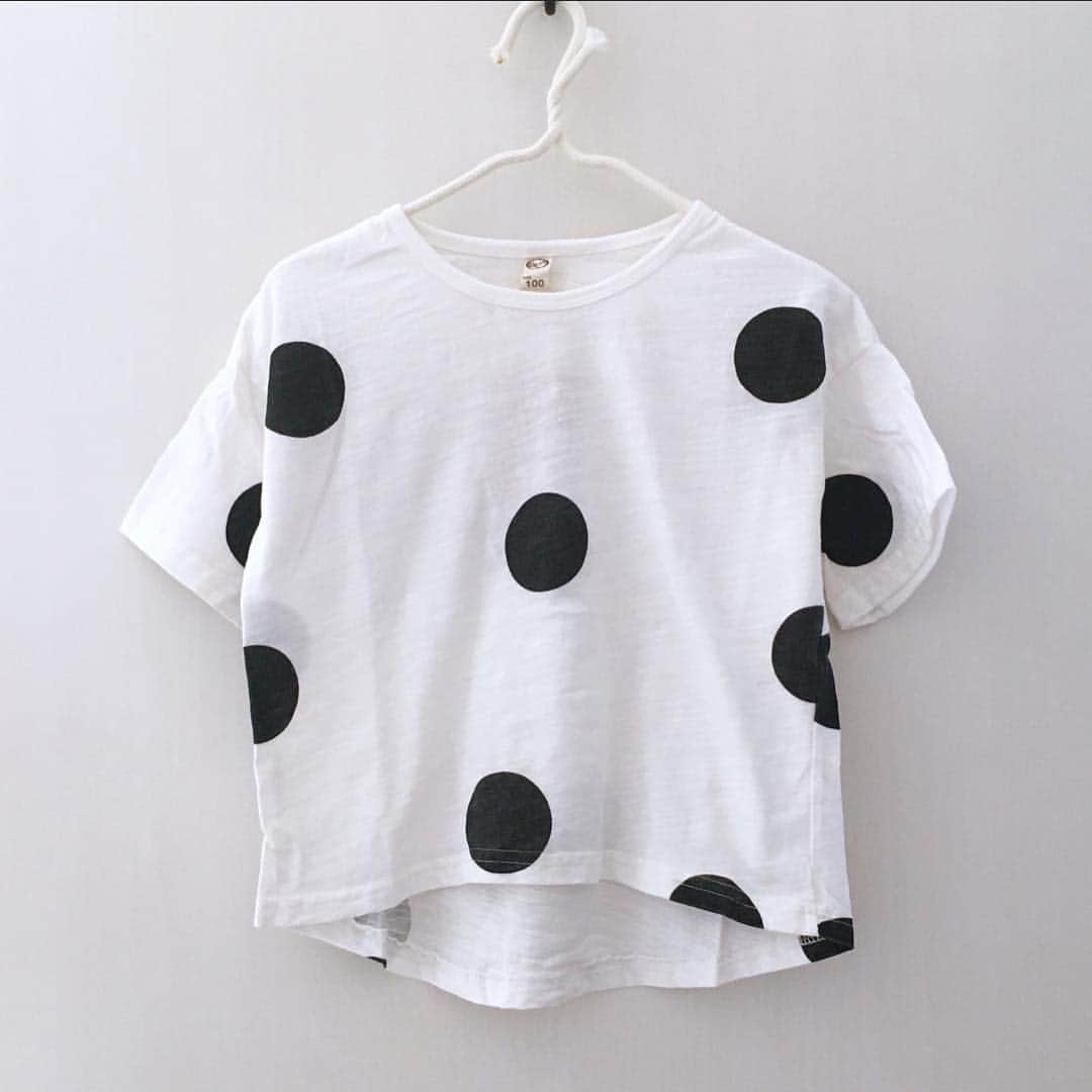 子供服のbig foRE:stさんのインスタグラム写真 - (子供服のbig foRE:stInstagram)「❤︎ポルカドットアイテム再入荷❤︎ . 去年大人気で完売していたポルカドットアイテムが再販になりましたー🎉 . シンプルだけど色味がおしゃれ✨ Tシャツは後ろが長くデザインされているので着るだけでおしゃれ☺️ とにかく去年大人気だった理由がありますっ‼︎ 今日から急に暑くなった今がおススメ😉 . . 是非、webショップにお立ち寄りください♫ . #子供服 #キッズコーデ #韓国子供服 # #fashion #outfit #女の子服 #男の子服 #ユニセックス#海外子供服 #シンプルコーデ #デニムコーデ #kidsmama #おしゃれさんと繋がりたい #igkids #kidsjapan #セレクトショップ #韓国ファッション #サマーコーデ  #ショートパンツ #シンプル#夏物新作  #ショートデニム#プチプラコーデ #通園コーデ」4月22日 20時09分 - olpemi_