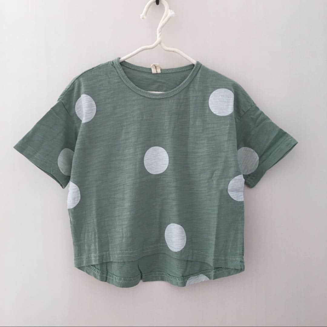 子供服のbig foRE:stさんのインスタグラム写真 - (子供服のbig foRE:stInstagram)「❤︎ポルカドットアイテム再入荷❤︎ . 去年大人気で完売していたポルカドットアイテムが再販になりましたー🎉 . シンプルだけど色味がおしゃれ✨ Tシャツは後ろが長くデザインされているので着るだけでおしゃれ☺️ とにかく去年大人気だった理由がありますっ‼︎ 今日から急に暑くなった今がおススメ😉 . . 是非、webショップにお立ち寄りください♫ . #子供服 #キッズコーデ #韓国子供服 # #fashion #outfit #女の子服 #男の子服 #ユニセックス#海外子供服 #シンプルコーデ #デニムコーデ #kidsmama #おしゃれさんと繋がりたい #igkids #kidsjapan #セレクトショップ #韓国ファッション #サマーコーデ  #ショートパンツ #シンプル#夏物新作  #ショートデニム#プチプラコーデ #通園コーデ」4月22日 20時09分 - olpemi_