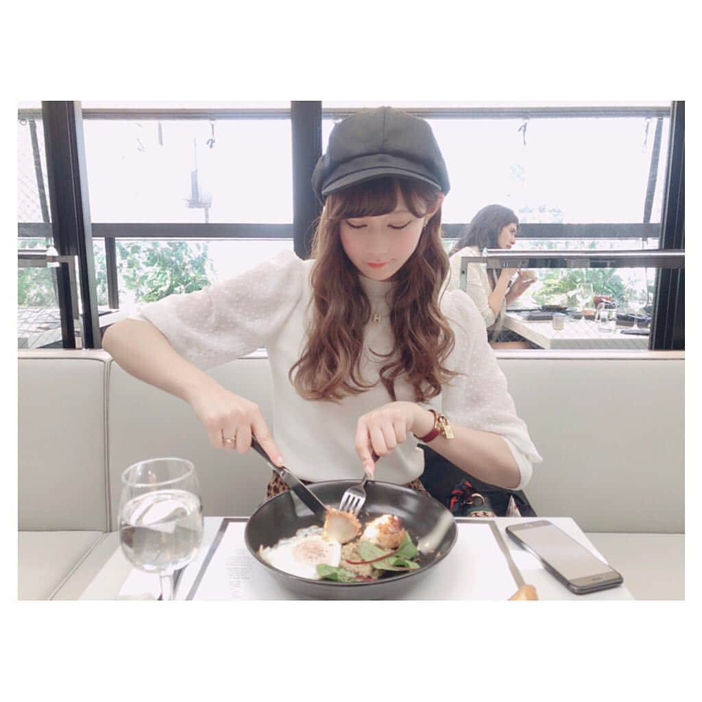 永原知奈さんのインスタグラム写真 - (永原知奈Instagram)「最近ぽかぽか陽気で嬉しい🥺 表参道のマーサーブランチに行ったら 太陽めっちゃ入ってきてて おしゃれランチだった🥺💓 . #マーサーブランチ  #mercerbrunch #表参道 #ランチ #lunch」4月22日 20時13分 - chiim2