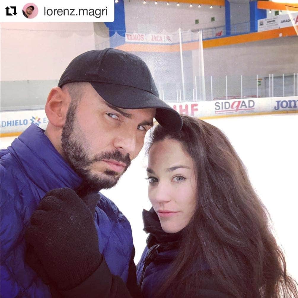 セリア・ロブレドさんのインスタグラム写真 - (セリア・ロブレドInstagram)「💁‍♂️💁‍♀️ #Repost @lorenz.magri (@get_repost) ・・・ 🔥🇪🇸🇮🇹⛸ . . Too much fun @celia_robledo . . . . #camp #clinice #figureskating #coach #spain #jaca #patinaje #entrenador #ice #us #crazy #selfie #beautiful #faces #sexy #beard #italianboy #spanishgirl #celiarobledo #lorenzomagri」4月22日 20時15分 - celia_robledo