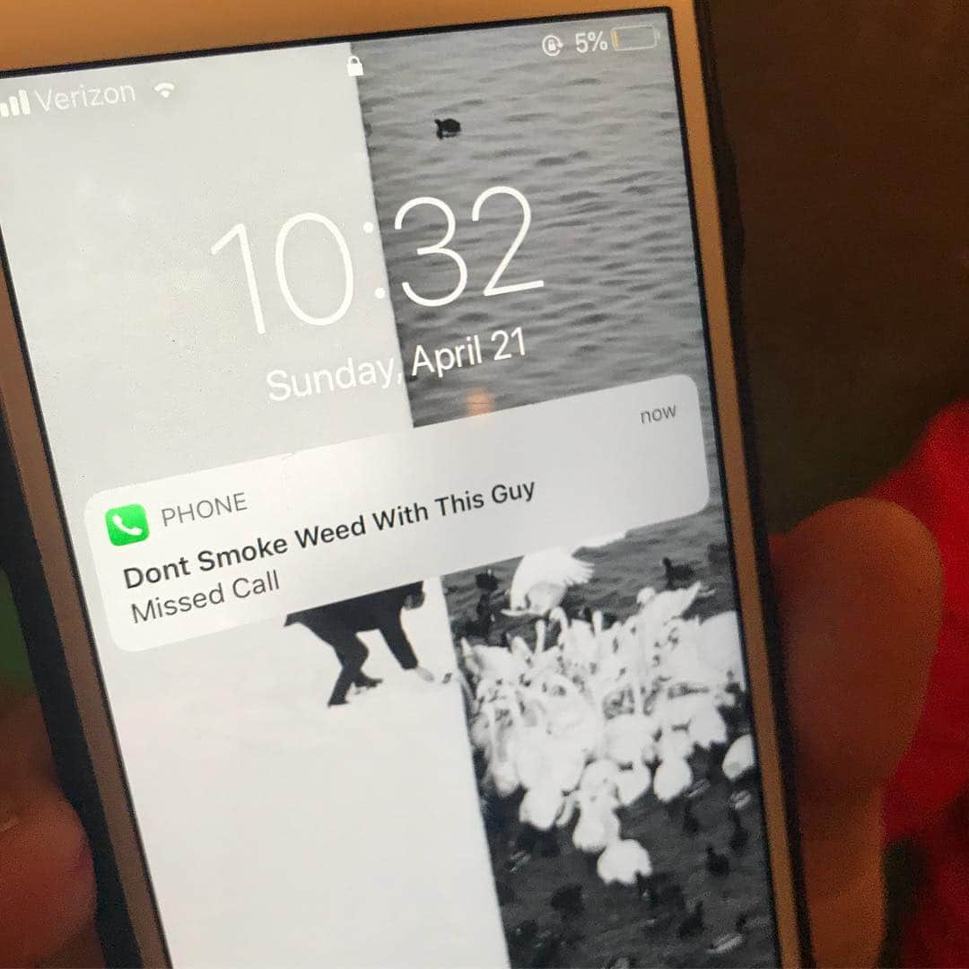 UlalaGirlのインスタグラム：「📲🙅‍♀️🚭」