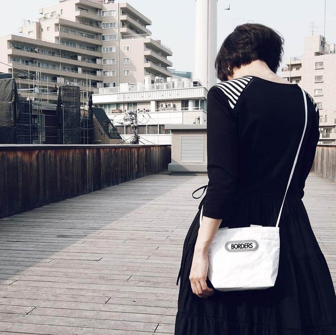BORDERS at BALCONYのインスタグラム：「#newproductalert 本日発売の #totebag #totemini です!! とても可愛いし使いやすいです＾＾。ぜひ #GW のお出かけで使ってください!!⁣⠀ ⁣⠀ ⁣⠀ ⁣⠀」
