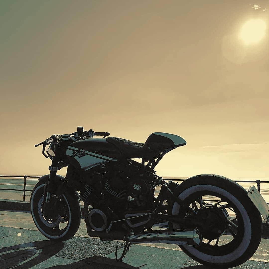 epidemic_motorsさんのインスタグラム写真 - (epidemic_motorsInstagram)「Via @flashbackracer  This motorcycle was born out of my desire to recapture the sense of freedom I had experienced during my travels throughout the world.  It is built with passion and my vision of the perfect bike design.  Up on return to the UK from my travels and back in the daily 9 to 5 grind I decided the best way to recapture my previously found sense of freedom was to follow my long-time dream of building my very own custom motorcycle.  So, by this point I had been planning a design based on the 5g5 model from 1981 of the Yamaha Virago. The reasons I was dreaming of this as a base bike are the mighty, rock-solid and incredible V Twin engine combined with the unique frame including the integrated rear monocoque suspension. Along with the reliable shaft drive and most importantly the perfect blank canvas up on which to apply my vision of the perfect bike design.#epidemicmotors #epidemic_motors」4月22日 20時49分 - epidemic_motors