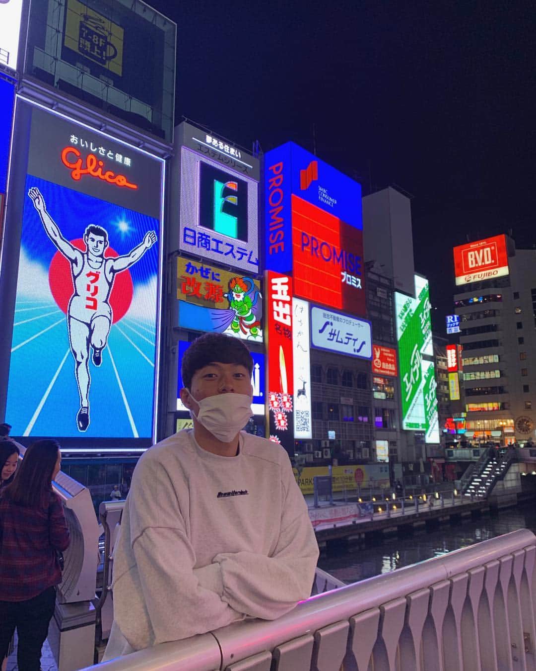 ファン・ウィジョのインスタグラム：「다들찍으시길래... #저도한번🙋‍♂️」