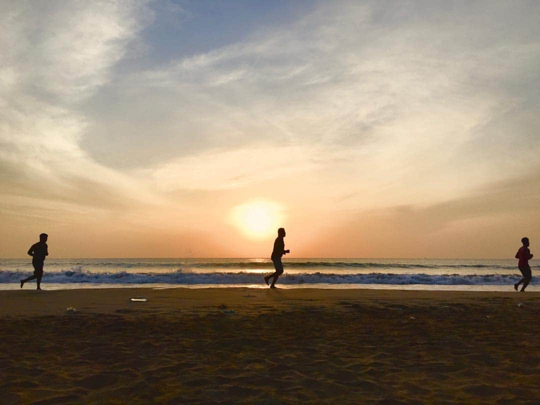 篠宮龍三のインスタグラム：「Sun will rise again  Sri Lanka  #prayforSriLanka  #SriLanka」