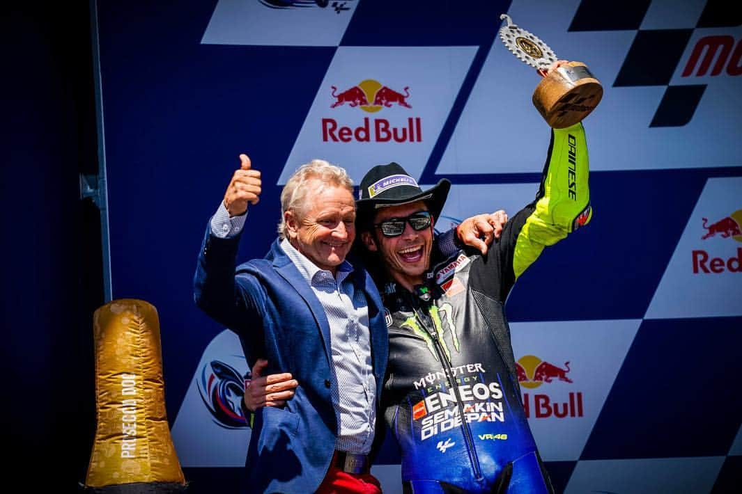 バレンティーノ・ロッシさんのインスタグラム写真 - (バレンティーノ・ロッシInstagram)「Circuit of the Americas,Austin Great moments during and after the race  Pic4 on the podium with 34 📸 @gopro @falex79 @gigisoldano @jesusrobledo」4月22日 21時08分 - valeyellow46