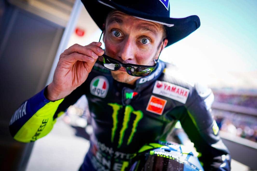 バレンティーノ・ロッシのインスタグラム：「Circuit of the Americas,Austin Great moments during and after the race  Pic4 on the podium with 34 📸 @gopro @falex79 @gigisoldano @jesusrobledo」